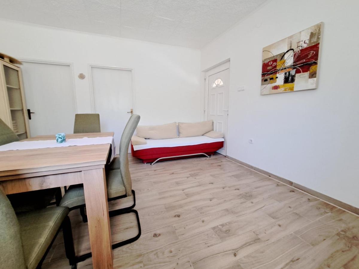 פריבלאקה Apartmani Postonjski מראה חיצוני תמונה