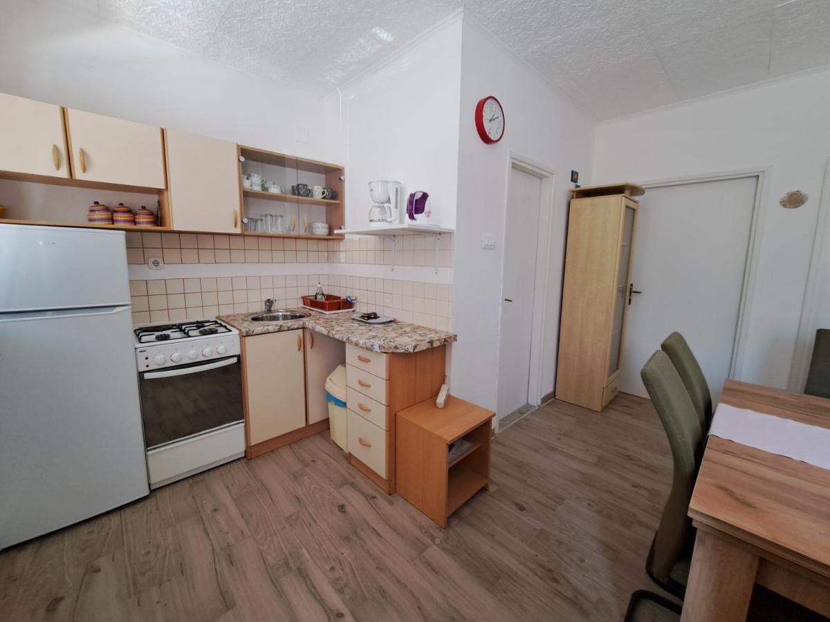 פריבלאקה Apartmani Postonjski מראה חיצוני תמונה