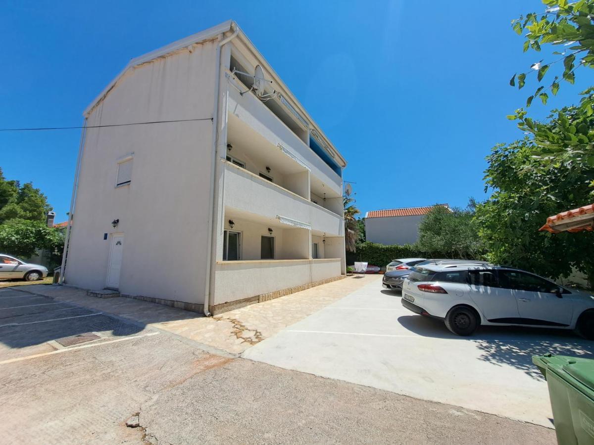 פריבלאקה Apartmani Postonjski מראה חיצוני תמונה