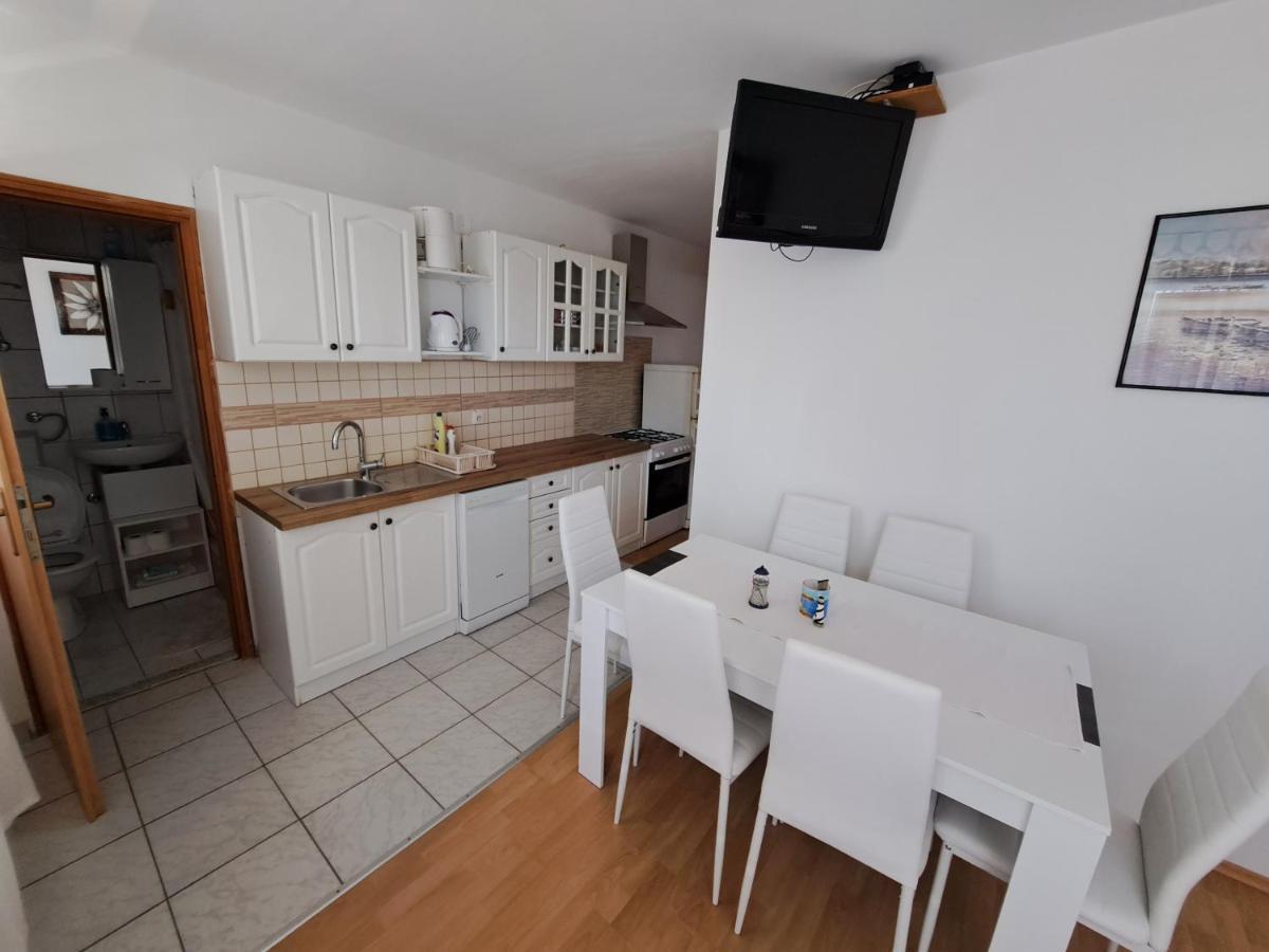 פריבלאקה Apartmani Postonjski מראה חיצוני תמונה