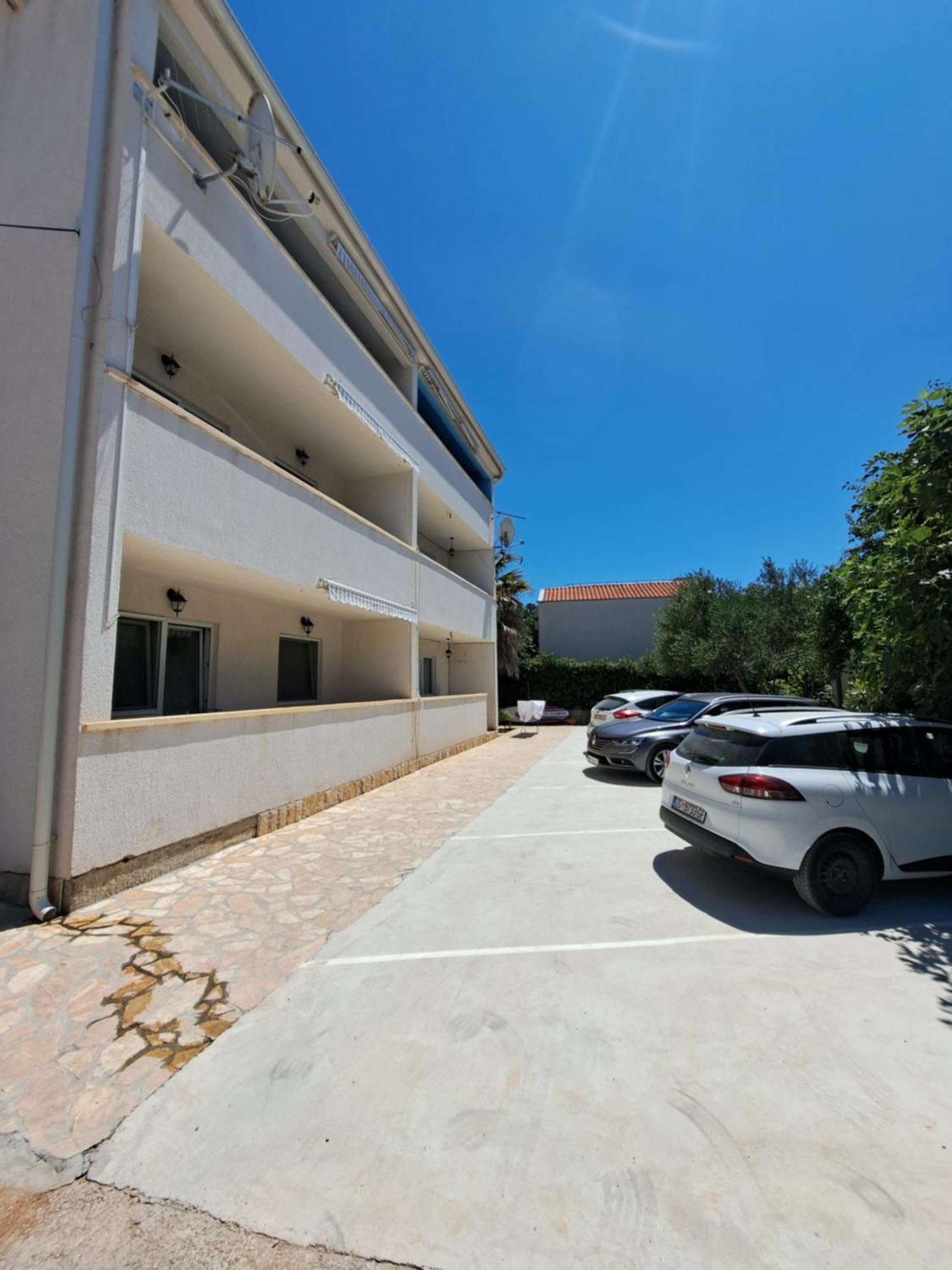 פריבלאקה Apartmani Postonjski מראה חיצוני תמונה